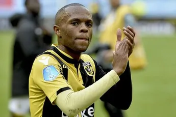 Serero hielp een handje: 'Ben blij voor Ajax'