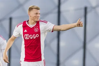 'Het is ook moeilijk om bij Ajax te spelen'
