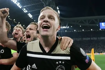 'Alleskunner Van de Beek maakt naam in Europa'