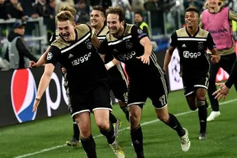 Commentators wederom los tijdens Ajax