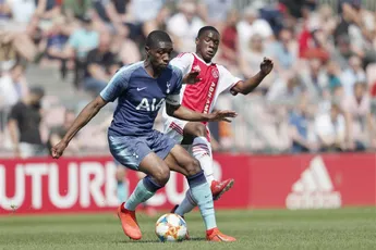 Ajax TV: Highlights Ajax O17 - Tottenham O17