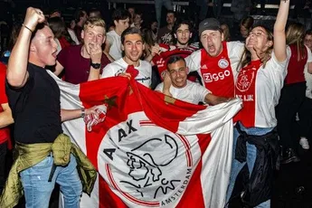 Mooie beelden: Amsterdam viert titel van Ajax