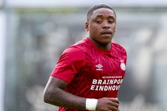 VI: Sevilla meldt zich bij PSV voor Bergwijn