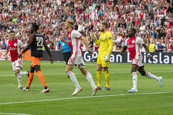 Ajax verslaat PSV en wint Johan Cruijff Schaal