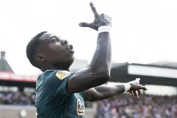 Zakelijk Ajax wint overtuigend van Sparta