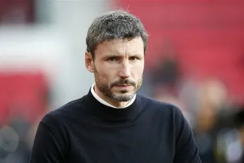 Van Bommel: 'Ajax heeft veel geld, ze zijn favoriet'