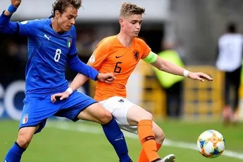 'Taylor en Hansen verliezen basisplek bij Oranje O17'