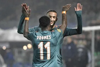 Ajax gehavend maar winnend uit de strijd in Zwolle
