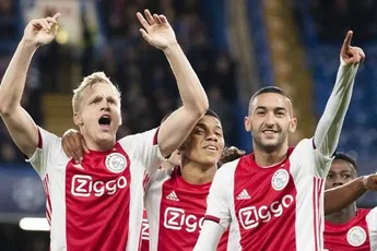 'Dominant Ajax moet waken voor implosiegevaar'