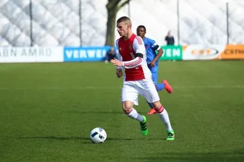 Ajax B1 na spannend slot naar halve finale FC