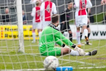 Grote zege Ajax A1, titel ver weg voor B1