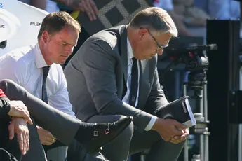'Trustfull dominant, Bergkamp afwachtend'