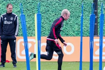 Spelers bedanken vertrekkende De Boer