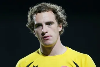 Transfervrije Mous tekent contract in Oss