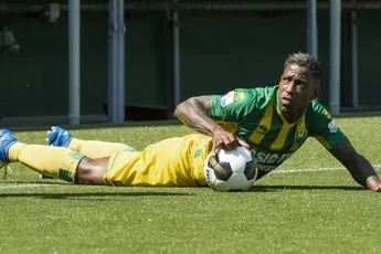 Zoon van Schaken komt bij Ajax spelen