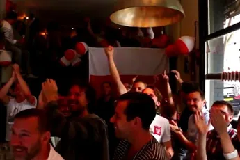 Video: Bar Milik vol Polen, gejuich en wodka