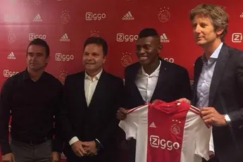 Ajax presenteert Cassierra als eerste aankoop