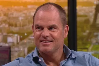 De Boer: 'Suárez doet overal domme dingen'