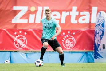 Jeugdig viertal maakt officieus debuut Ajax 1