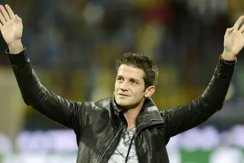Ex-Ajacied Chivu: 'Frank mag bellen'