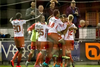 Kozakken Boys bouwt tribunes bij voor Ajax
