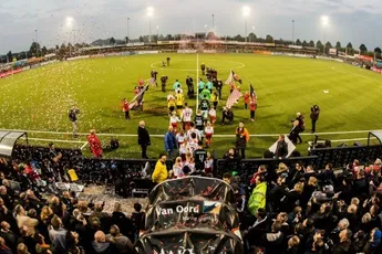 Kranten: 'Talenten rammen op de deur'