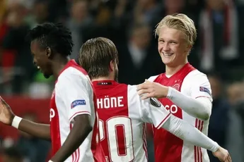 Goed Ajax overwintert na zinderende slotfase