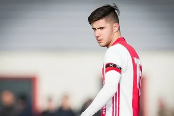 Ajax O17 verslaat Benfica en doet volop mee