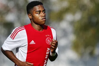 Jong Ajax/Ajax A1 wint oefenpot van Jong Sparta