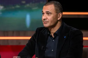 Gullit ziet Ajax als internationaal voorbeeld