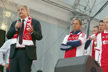 [Update] Fans zingen en verlaten Museumplein