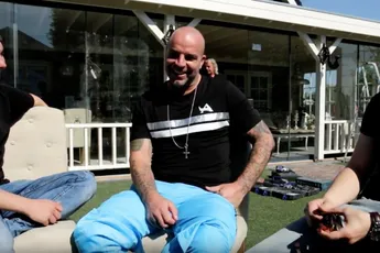 Ouwehoeren met Andy: 'Moet Vd Sar aan oor trekken'