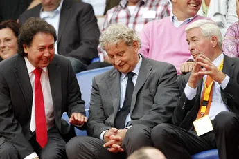 Vd Laan wil Ajax en supporters bedanken