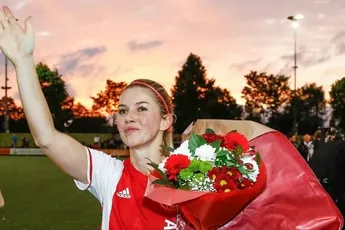 'Af en toe lig ik nog onder een Ajaxdekbed'