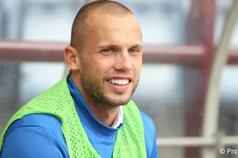 Heitinga naar O19; Vd Gun toegevoegd