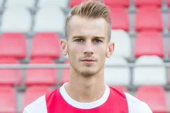 Cerny keert terug in wedstrijdselectie Ajax
