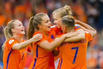 Ajax-vrouwen naar halve finale EK