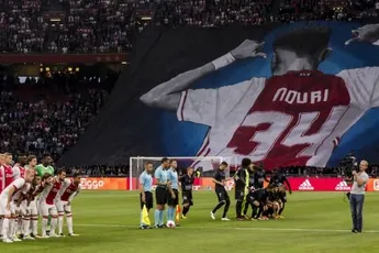 Vader en broer Nouri aanwezig bij huldiging Ajax