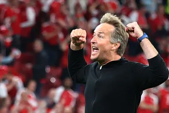 Bondscoach draagt ring voor Eriksen: 'Ik heb nog nooit sieraden gedragen'