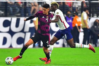 Álvarez brengt Mexico met winnende kopbal op rand van WK