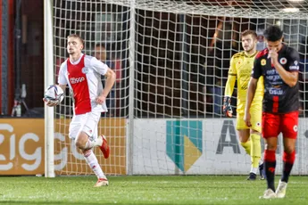 Inspiratieloos Jong Ajax ondanks late treffer onderuit tegen Excelsior