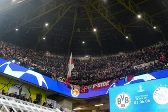 Van der Sar prijst fans: 'Complimenten, dat mag ook wel eens benoemd worden'