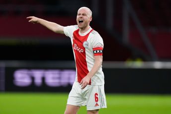 Rondom Ajax: Jubilerende Ajacieden worden voorafgaand aan Ajax - RKC Waalwijk geëerd