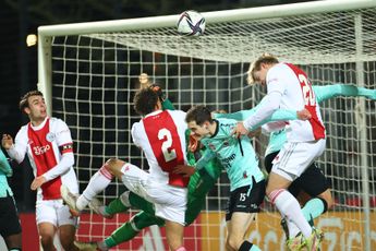 Jong Ajax komt te laat op gang en komt tegen Helmond Sport niet verder dan gelijkspel