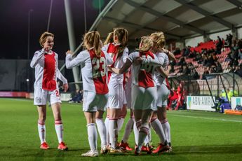 Ajax Vrouwen nemen koppositie over na ruime zege op PEC Zwolle