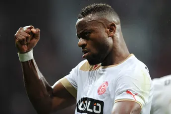 Rafael blikt terug om moeilijke periode in Ajax-jeugd: 'Ik mocht niet mee, want had geen verblijfsvergunning'