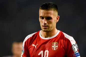 Basisklanten Tadić en Gudelj winnen met Servië van Zweden
