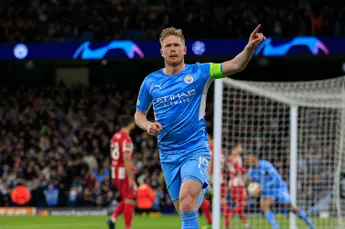 Ajax-jeugdspeler Steur in de spotlights: 'Ik kijk vaak naar De Bruyne'