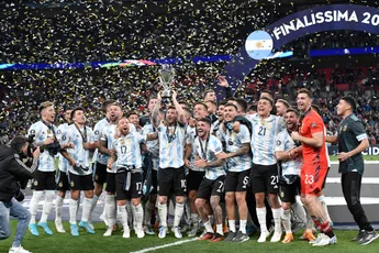 Tagliafico en Martínez winnen met Argentinië de 'Finalissima' van Italië