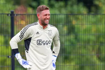 Stekelenburg verlaat trainingskamp Ajax met lichte voetblessure